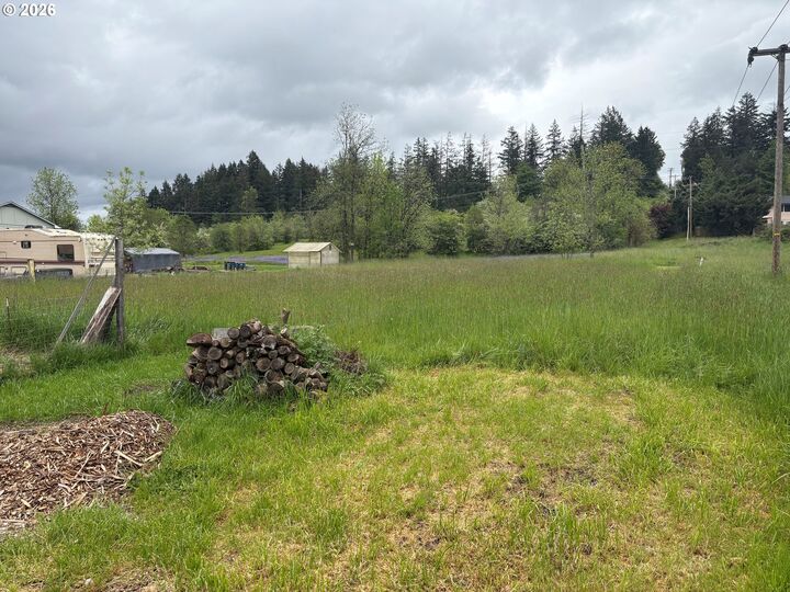 Property Photo:  2491 Augusta St  OR 97403 