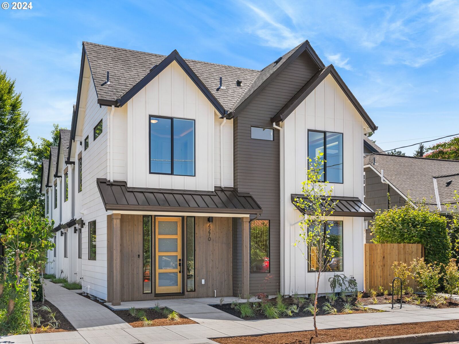 Property Photo:  4264 SE 37th Ave  OR 97202 