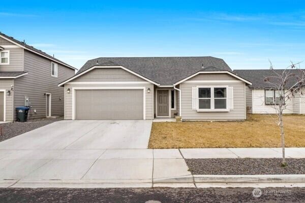 Property Photo:  1120 W Aspen Road  WA 98837 