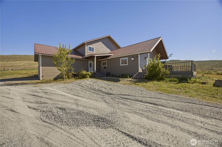 Property Photo: 552 Bill Shaw Road WA 98846