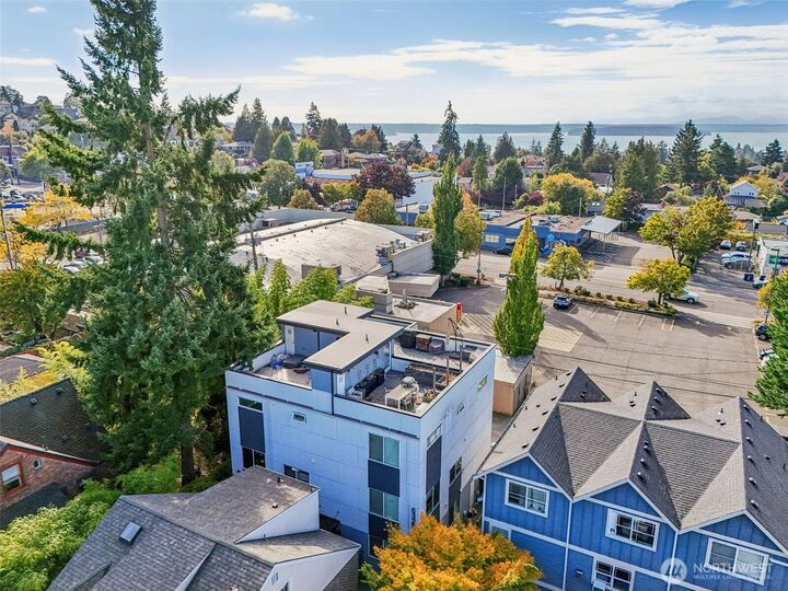 Property Photo:  6325  34th Avenue SW C  WA 98126 