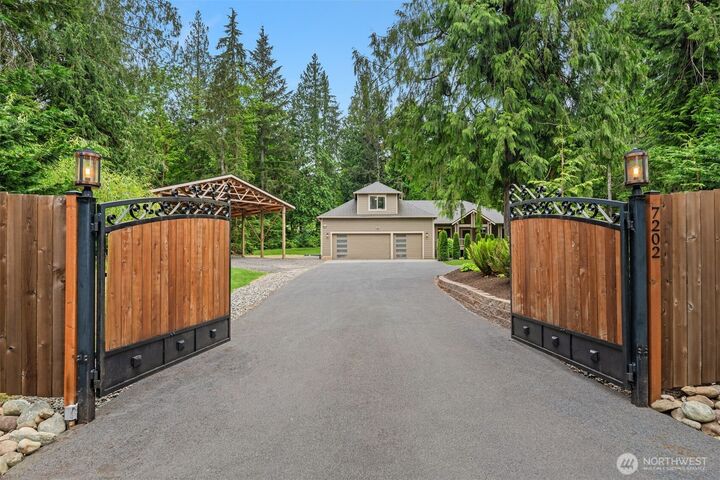 Property Photo:  7202  Mero Road  WA 98290 