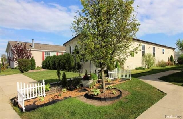 Property Photo: 24445 Edwin Drive MI 48134