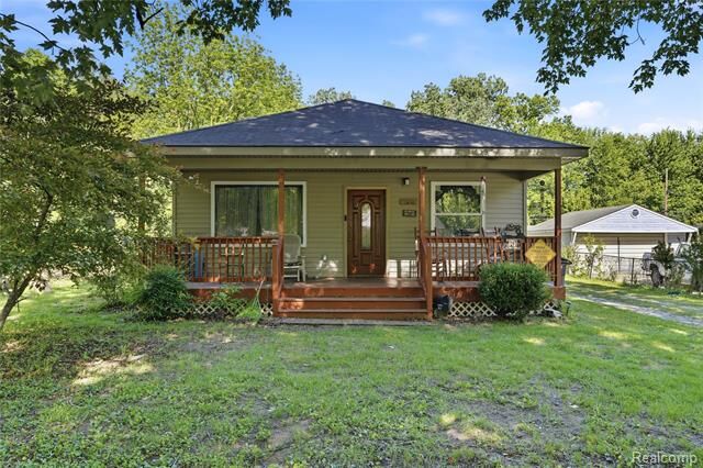 Property Photo: 11583 Cape Cod Street MI 48180
