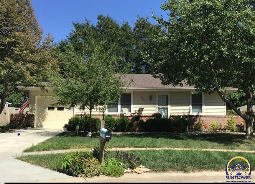 Property Photo:  2832 SW Tutbury Town Ct  KS 66614 