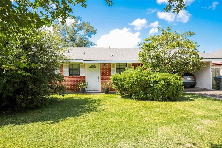 Property Photo: 109 Orchard Drive LA 70605