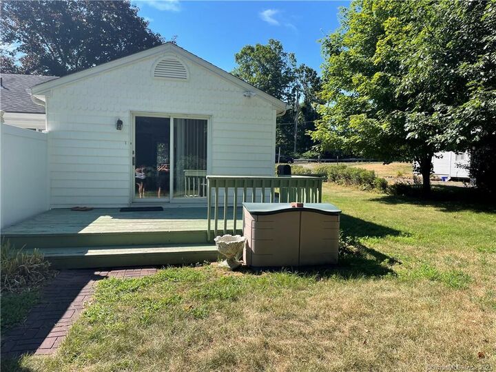 Property Photo:  59 Foxon Road  CT 06513 