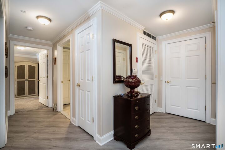 Property Photo:  237 Fern Street 305W  CT 06119 