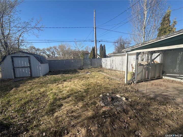 Property Photo: 318 25th Street E SK S6V 1T1