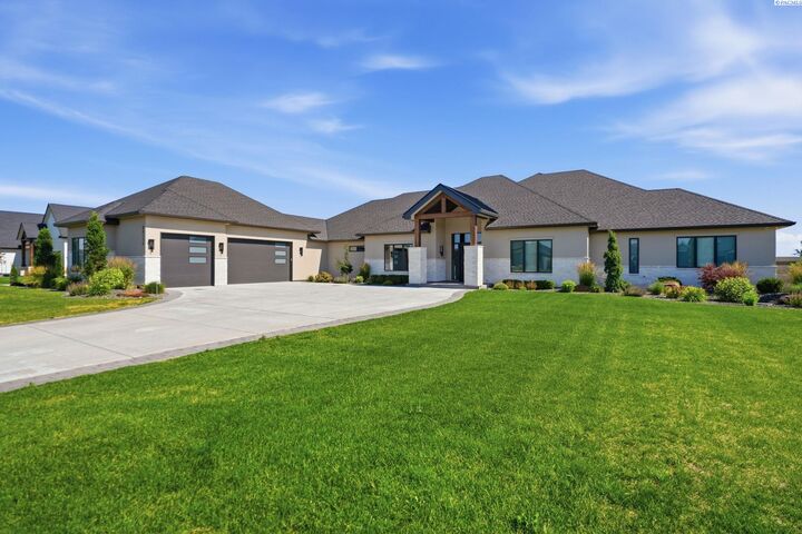 Property Photo: 88134 Calico Rd WA 99338