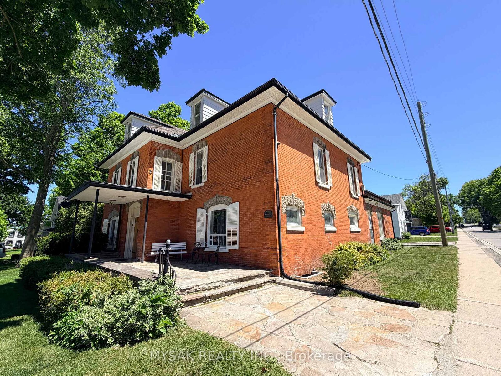 Property Photo: 315 Centre Street ON N0G 2W0