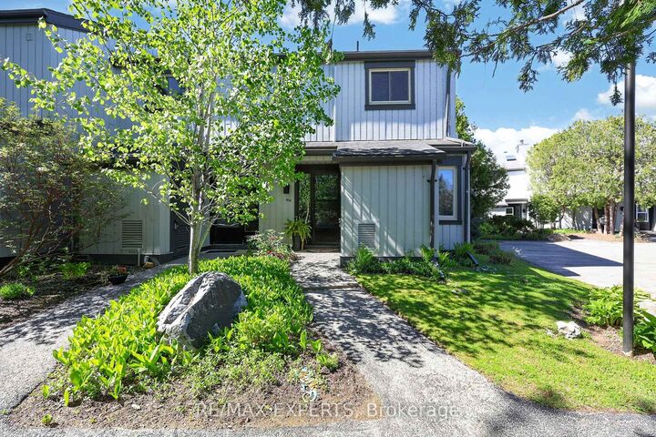 Property Photo: 14 Dawson Drive 416 ON L9Y 5B4