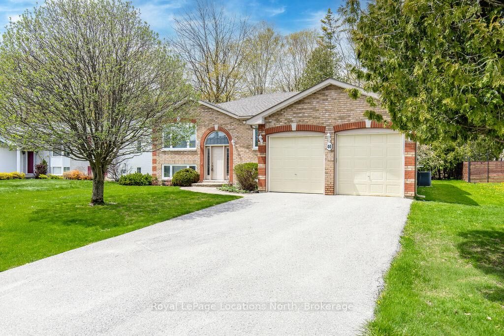 Property Photo: 40 Fairway Crescent ON L9Z 1B8
