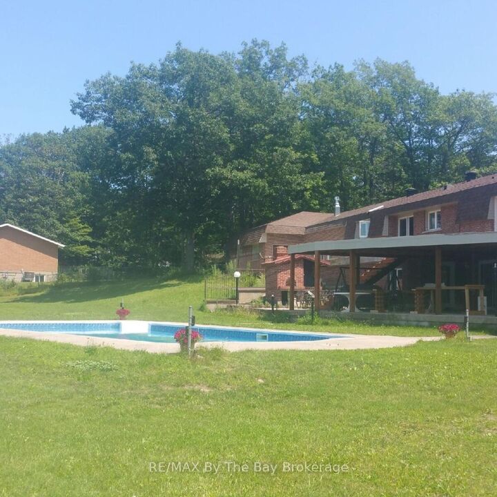 Property Photo: 10 Edgewater Road ON L9Z 2W3