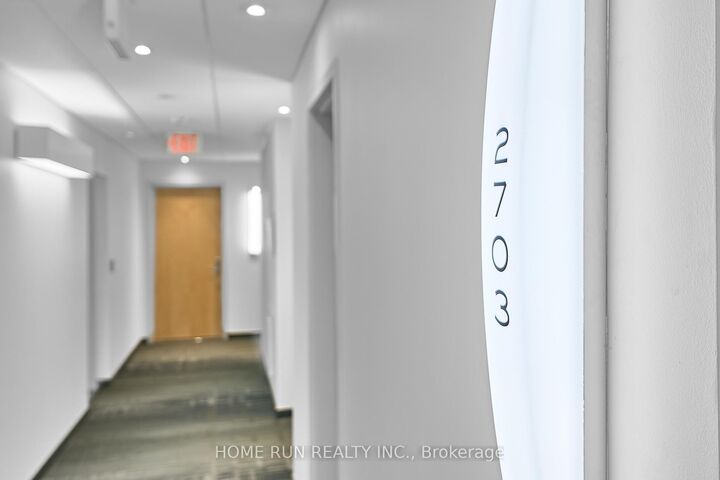 Property Photo:  40 Nepean Street 2703  ON K2P 0X5 