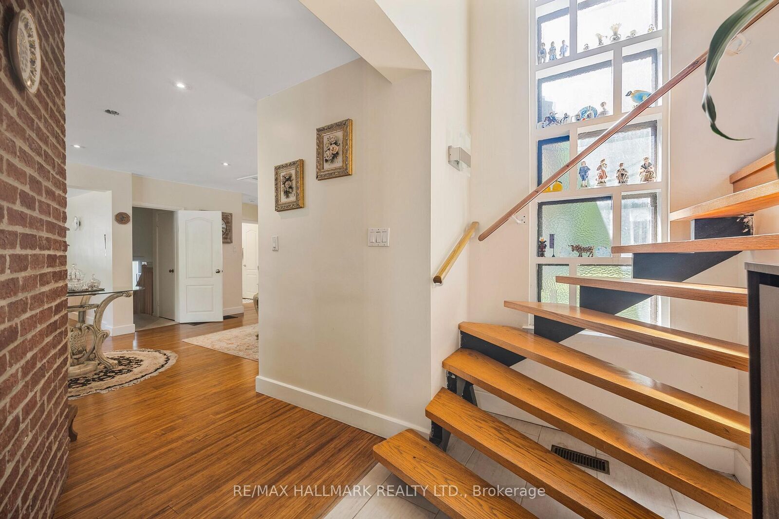 Property Photo: 19 Talwood Drive ON M3B 2P4