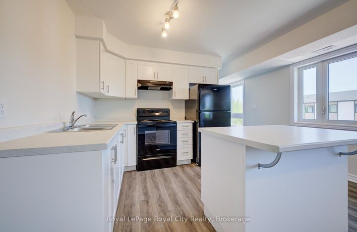 Property Photo: 465 Garafraxa Street W 7 ON N1M 0L6