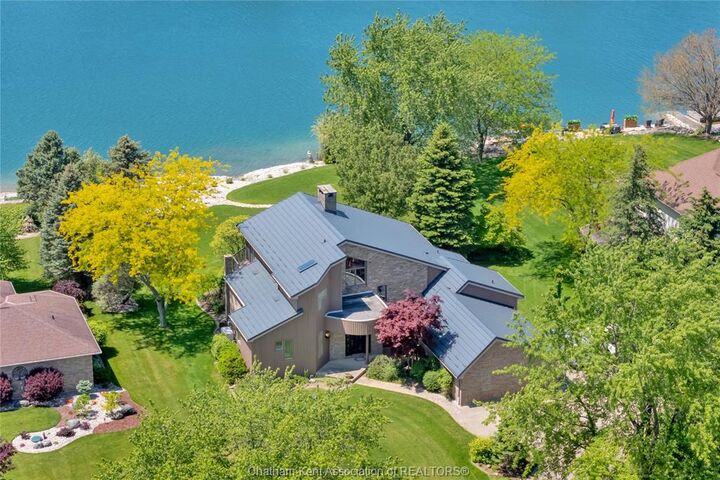 Property Photo: 10691 Lakeview Drive ON N7M 5J3