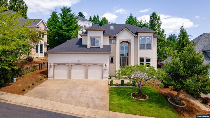 Property Photo: 6030 Mission Hills St SE OR 97306