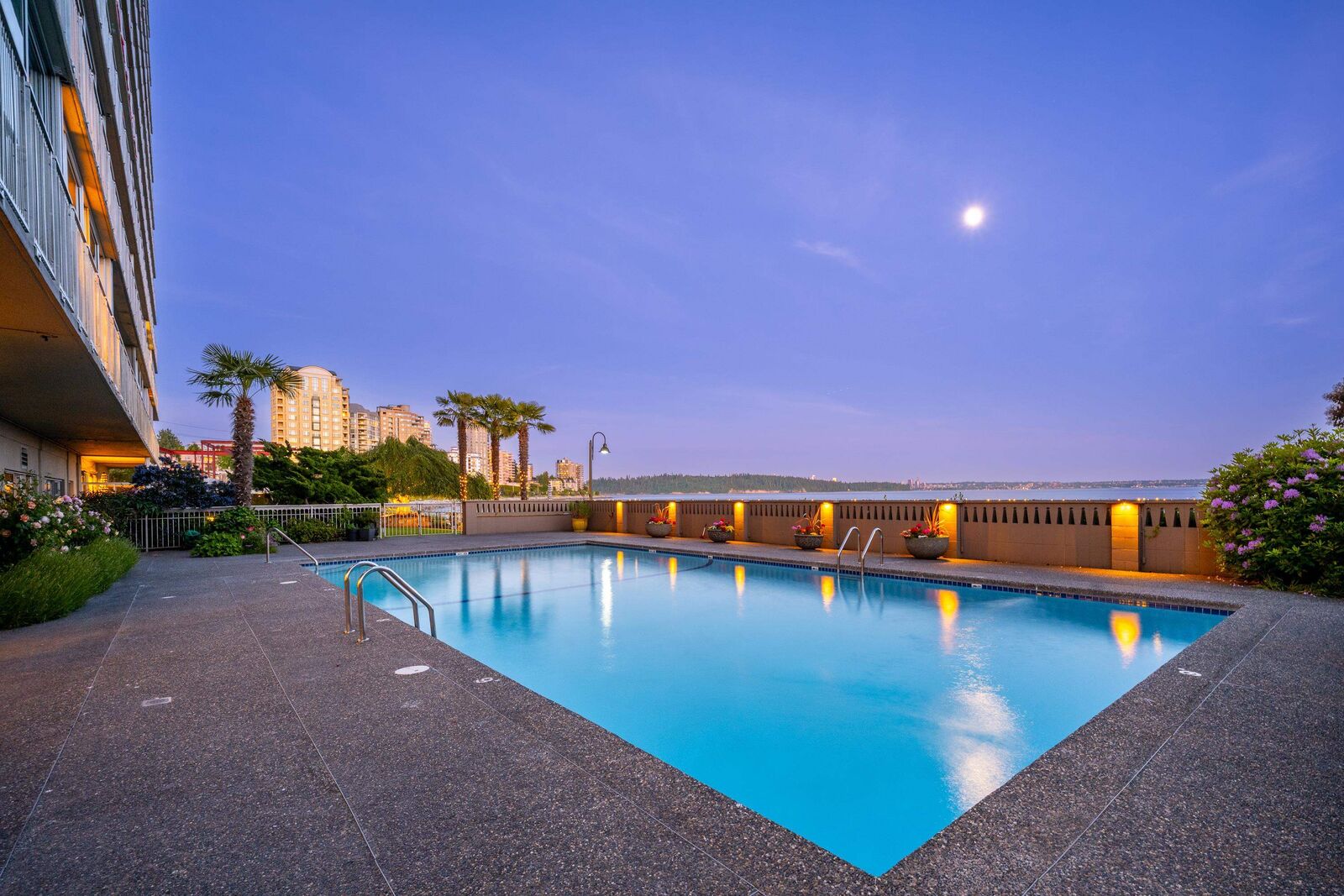 Property Photo: 150 24th Street 301 BC V7V 4G8