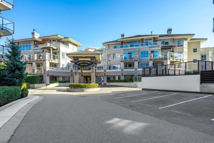 Property Photo: 20448 Park Avenue 401 BC V3A 4N3