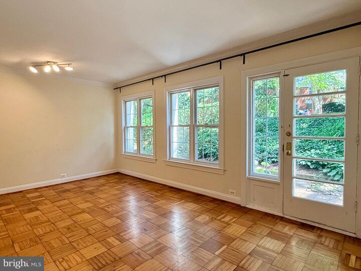 Property Photo:  1628 Ripon Place  VA 22302 