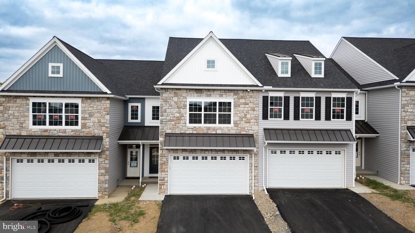 Property Photo:  2450 Spring Water Circle  PA 17601 