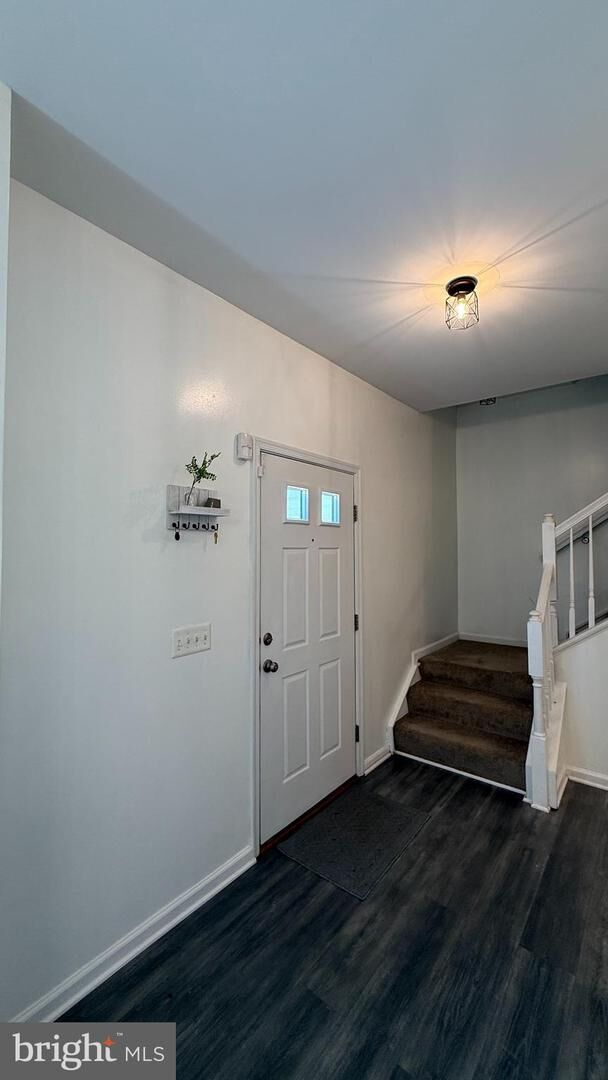 Property Photo:  5570 Assateague Place  VA 20112 