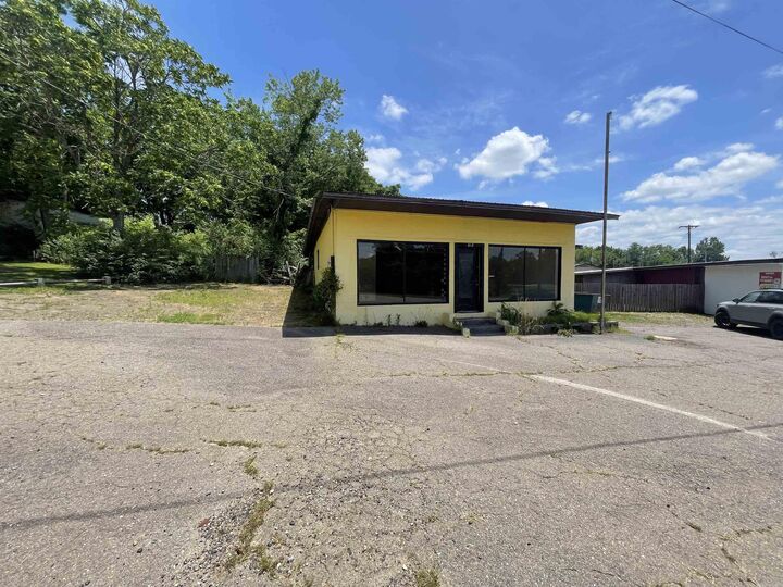 Property Photo:  812 Highway 71 South  AR 71953 