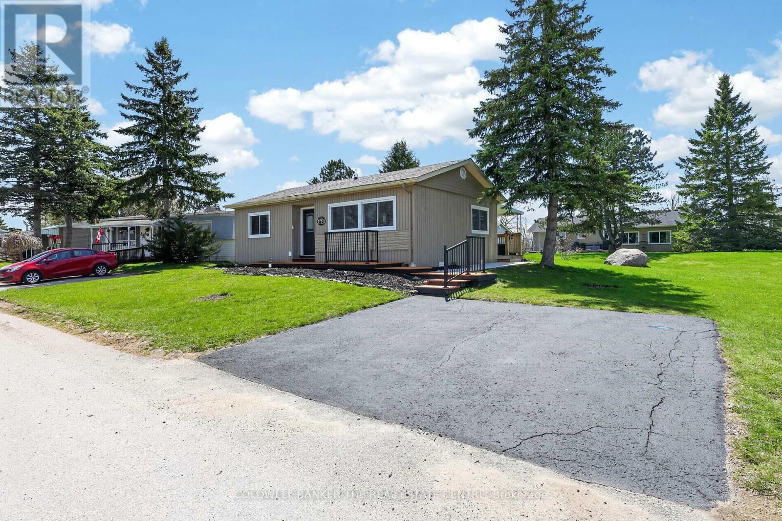 Property Photo:  73 Linden Lane  ON L9S 1P3 