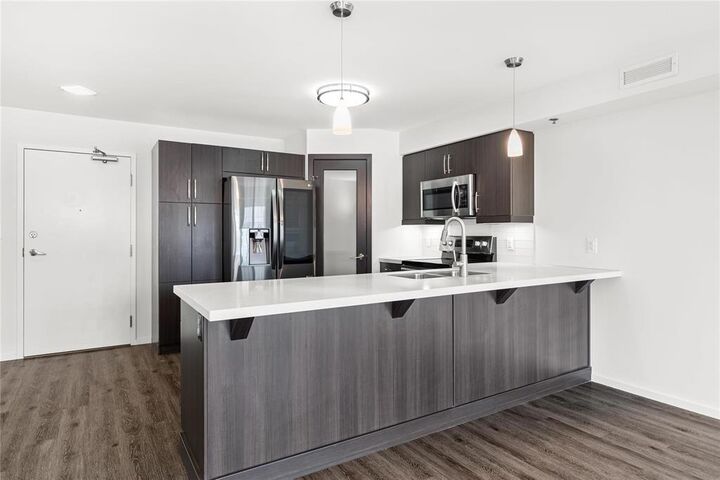Property Photo:  25 Bridgeland Drive North  MB R3Y 0K5 
