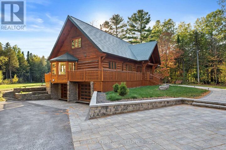 Property Photo:  9 Lucas Lane  ON K2S 1S5 
