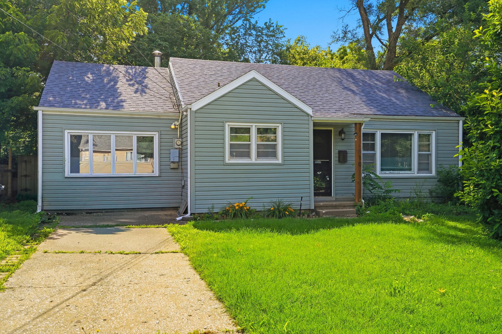 Property Photo:  710 Hirth Ave  MO 65203 
