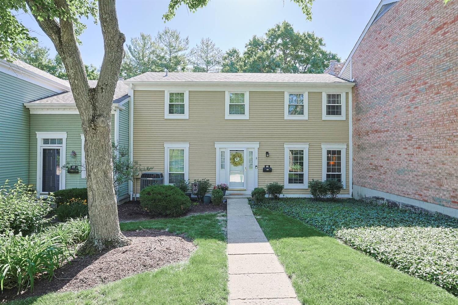 Property Photo:  16 N Applewood Court  OH 45014 