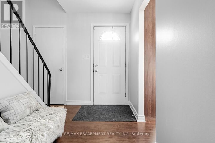 Property Photo:  6650 Falconer Drive 19  ON L5N 1B5 