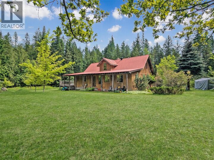 Property Photo: 122 Perepolkin Road BC V0G 1S1
