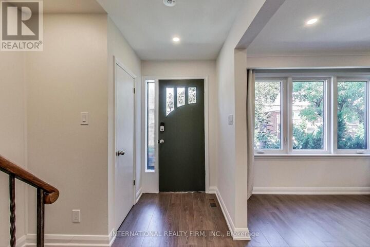 Property Photo: 1097 Glengrove Avenue ON M6B 2K3