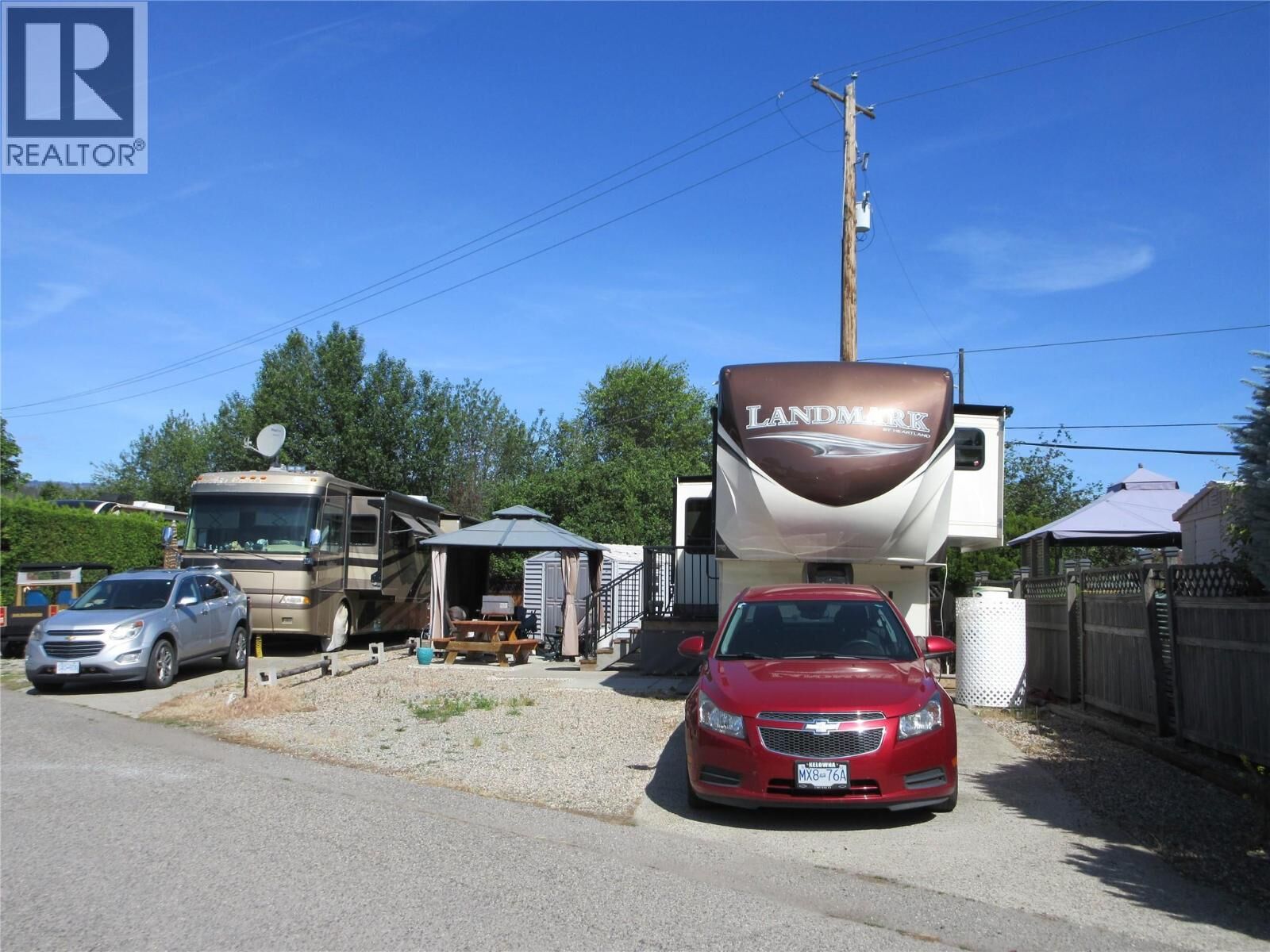 Property Photo:  415 Commonwealth Road 509  BC V4V 1P4 