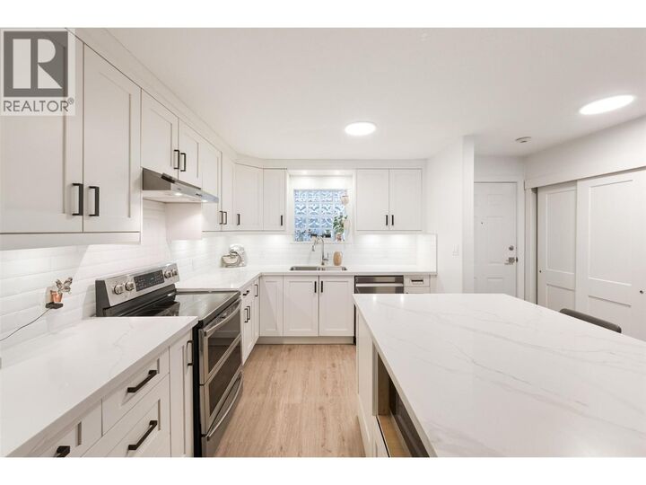 Property Photo: 640 Main Street 108 BC V0H 1R4