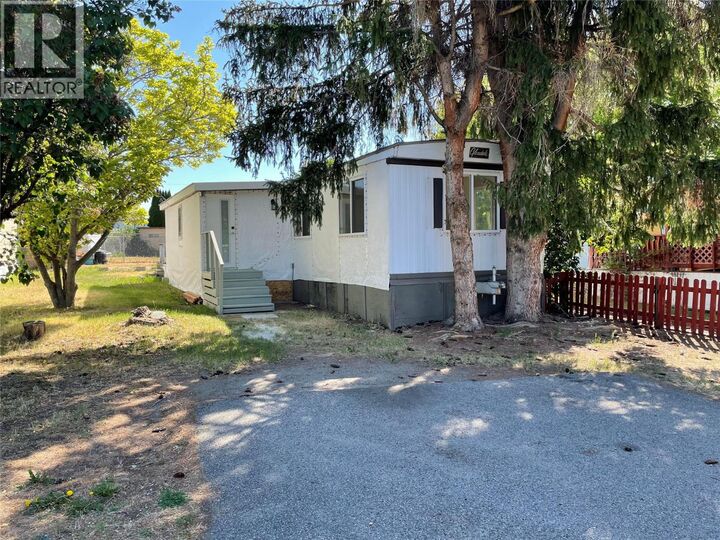 Property Photo:  48- 2035 Boucherie Road  BC V4T 1Z7 