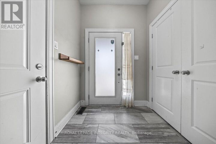Property Photo:  154 Woodhurst Crescent  ON K2S 0T5 