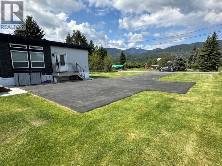 Property Photo: 928 Waterloo Crescent BC V1N 4M3