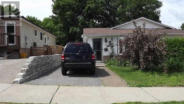 Property Photo: 7 Feltz Rd ON P5A 1V3