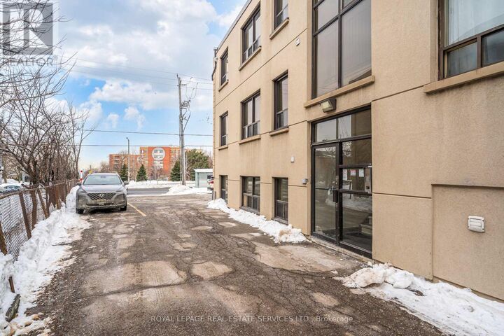 Property Photo: 2637 Keele Street 2 ON M6L 2P2