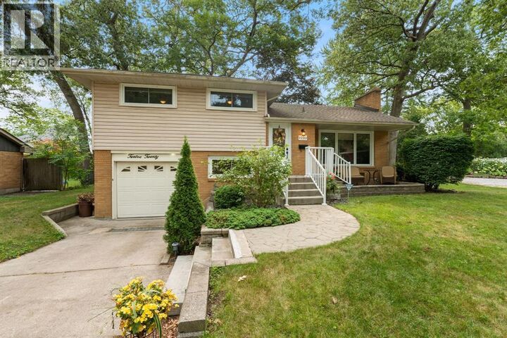 Property Photo: 1220 Ridgewood Drive ON N7V 3R1
