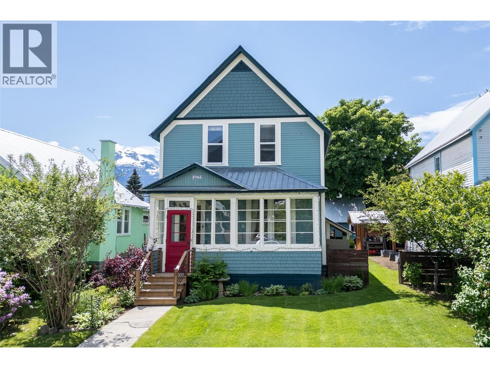Property Photo: 409 Third Street East BC V0E 2S0