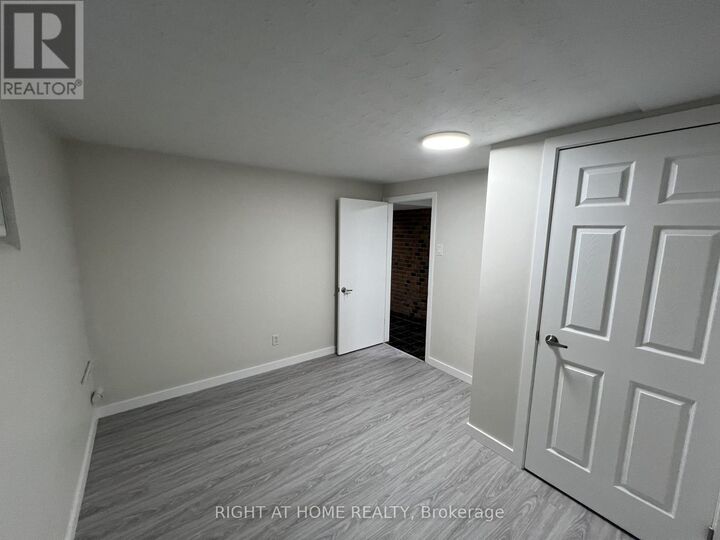 Property Photo:  9 Dewlane Drive  ON M2R 2P7 
