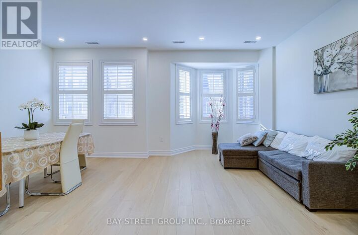 Property Photo:  760 Lawrence Avenue Southwest 87  ON M6A 3E7 