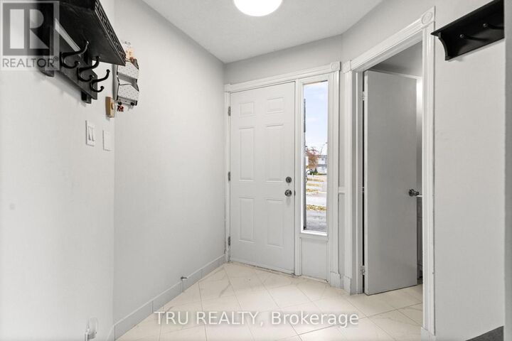 Property Photo:  24 Compata Way 37  ON K1B 4W9 