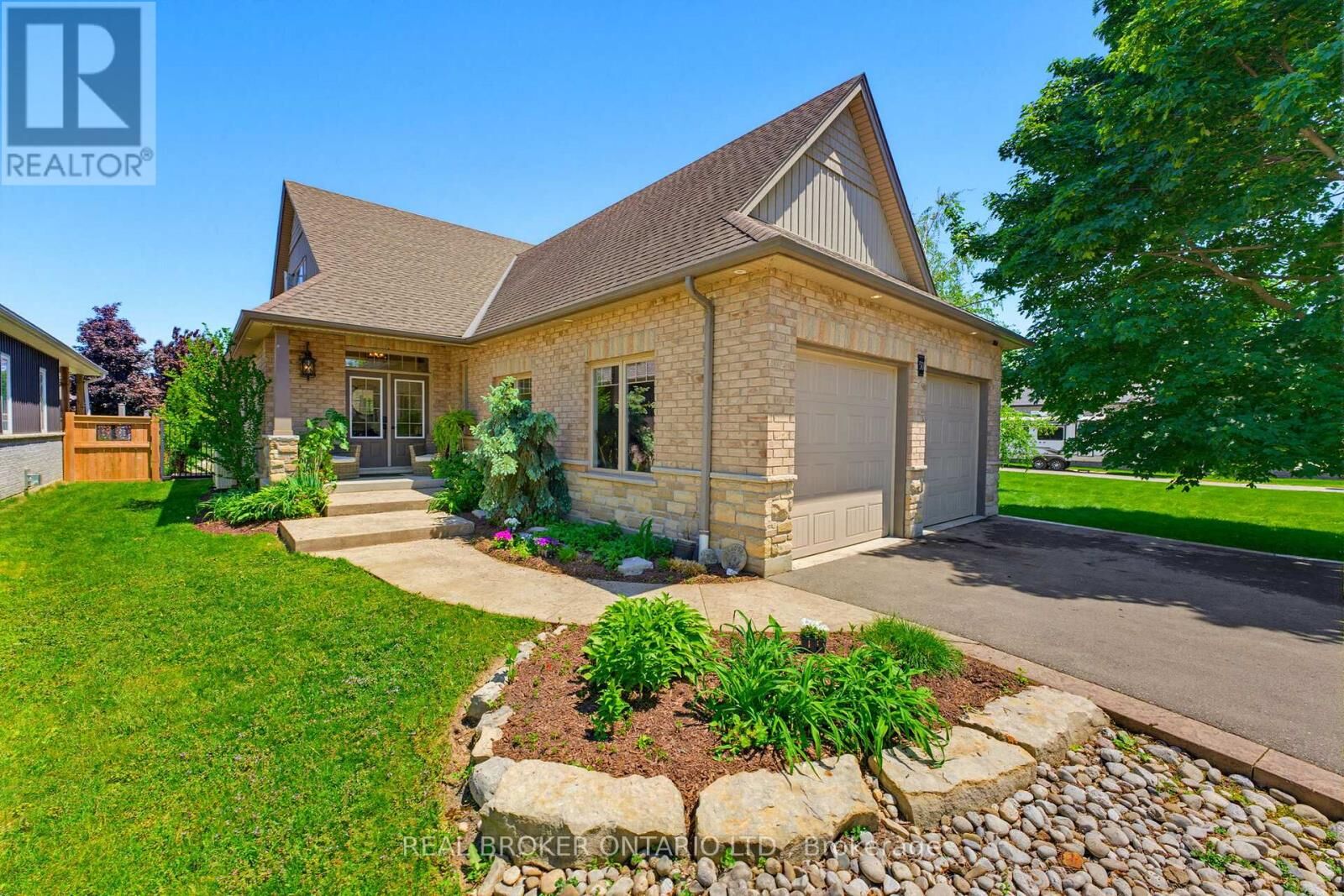 Property Photo:  50 Cedar Street  ON N3L 0A1 